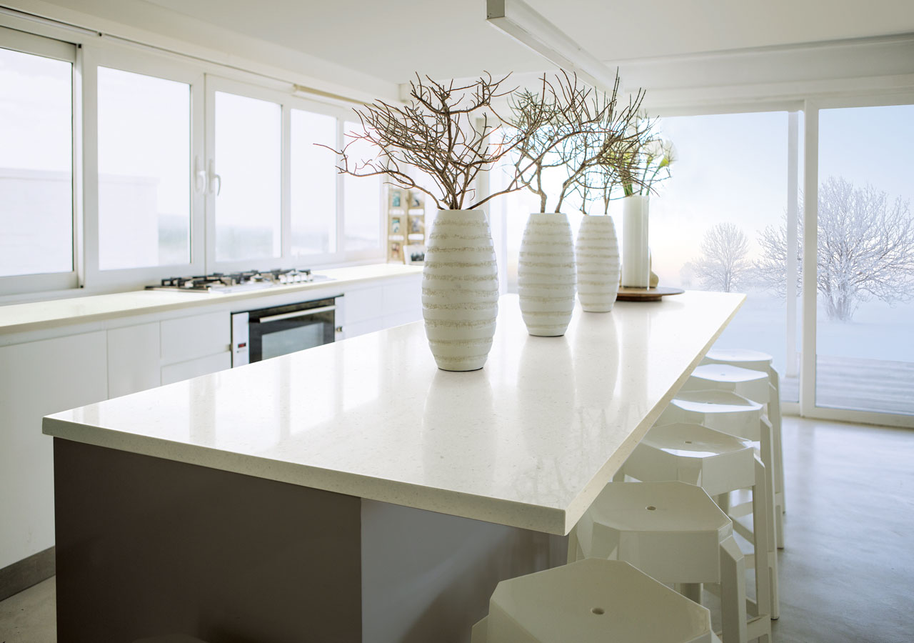 Đá nhân tạo làm mặt bếp